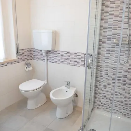 Hotel The Sea 3*